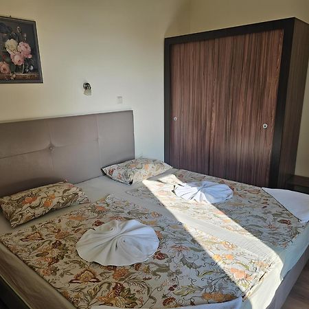 Apartments Yalta Golden Sands Ngoại thất bức ảnh
