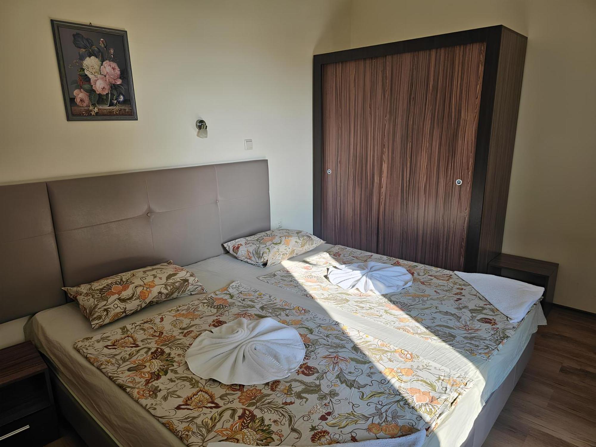 Apartments Yalta Golden Sands Ngoại thất bức ảnh